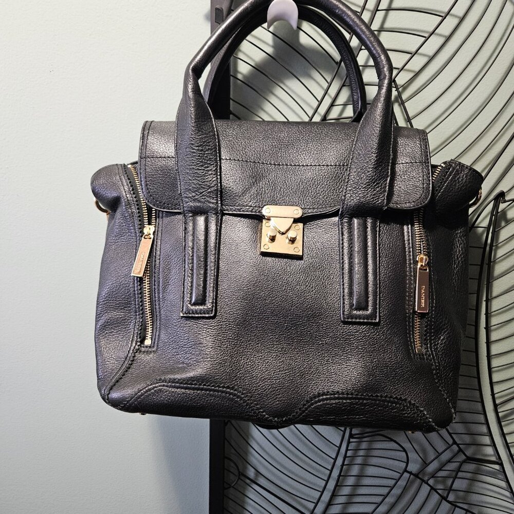Danier | Black Leather Handbag, Soulder Bag, Crossbody Bag Gold Hardware